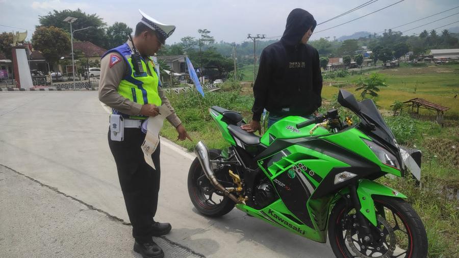 Kasat Lantas Polres Garut: Lonjakan Pelanggaran Tertangkap di Hari Pertama Operasi Keselamatan Lodaya 2024