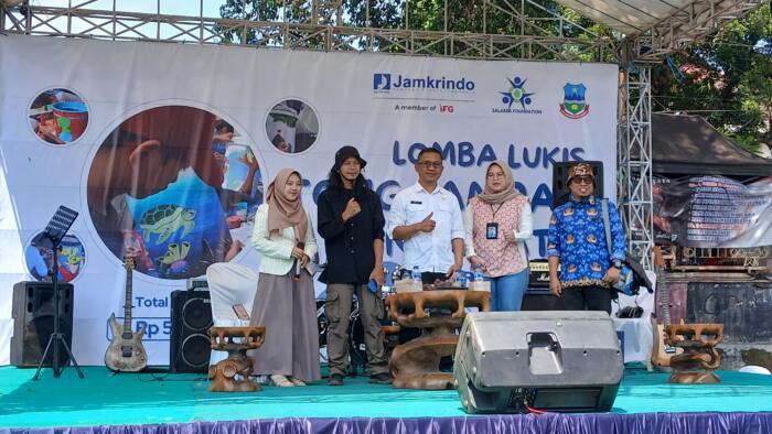 Lomba Lukis Tong Sampah Inspiratif di Alun-Alun Cibatu: Menginspirasi Peduli Lingkungan