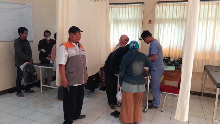 Rumah Zakat Salurkan Bantuan Sunatan Masal dan Paket Sembako di Cibiuk Garut