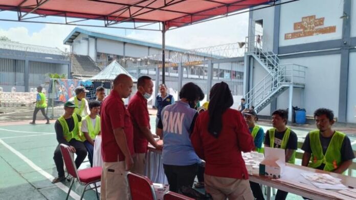 676 Narapidana dan 87 Petugas Lapas Garut di Tes Urine Dalam Puncak Kegiatan 4GN