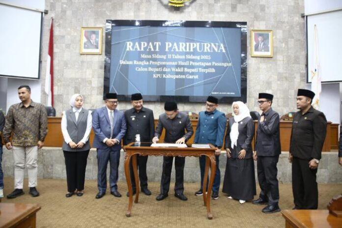 KPU Garut Hadiri Rapat Paripurna DPRD, Pengumuman Pasangan Bupati-Wakil Bupati Terpilih Jadi Sorotan