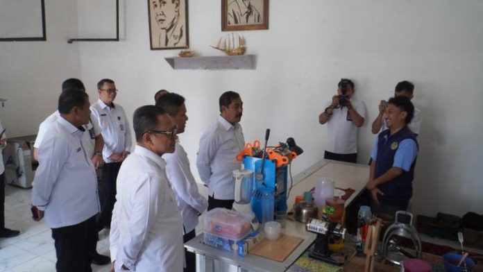 Menteri Imigrasi dan Pemasyarakatan (Imipas), Agus Andrianto, Tinjau Lapas Garut, Dorong Penguatan Jejaring dan Produktivitas Warga Binaan