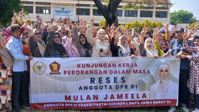 Ratusan Warga Limbangan Antusias Sambut Mulan Jameela, Edukasi Masyarakat Tentang Bahaya Scam dan Kejahatan Siber